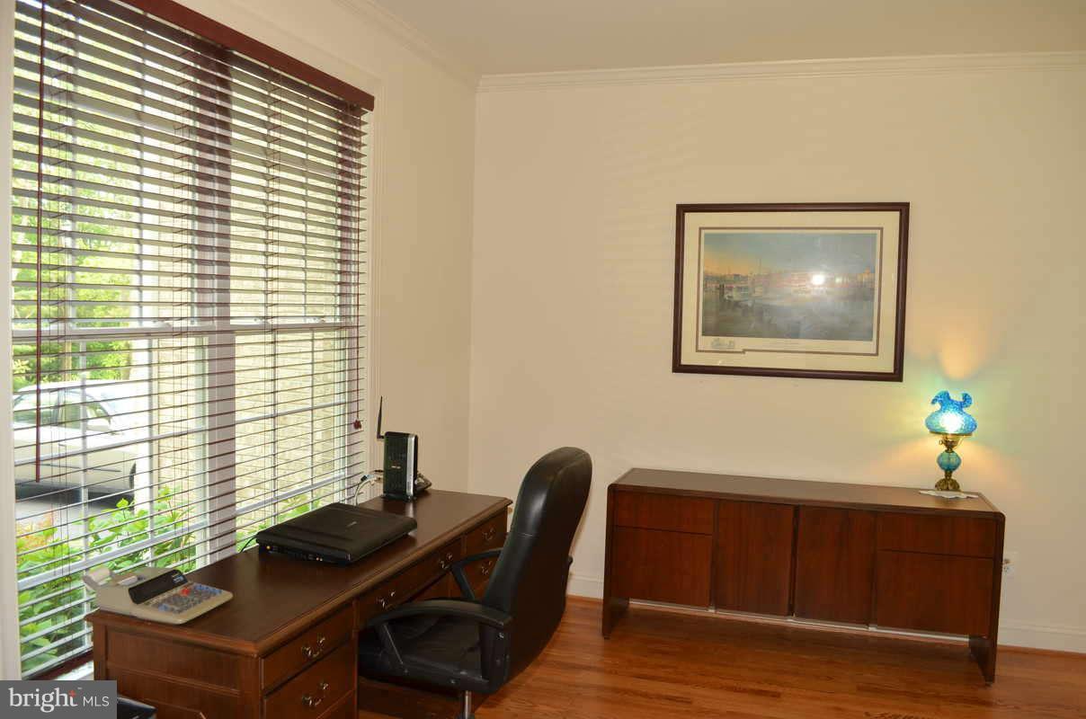 7014 Guilford Road Clarksville, MD 21029 - Photo 23 of 30 Library