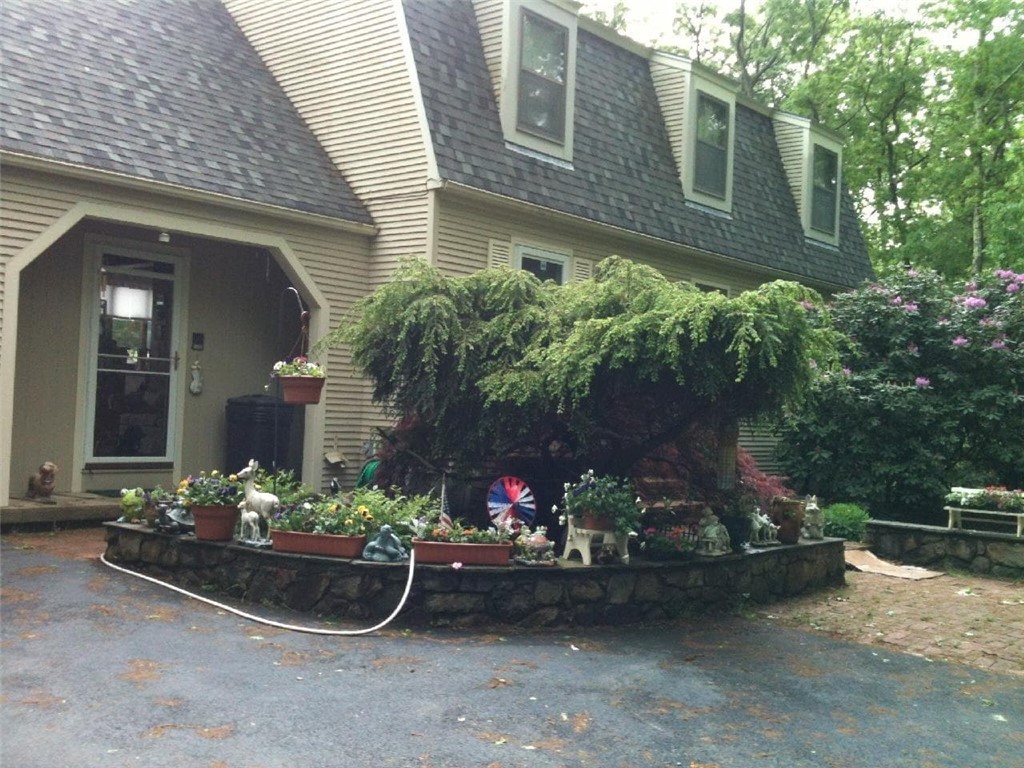 190 Franklin Road Scituate, RI 02825 - Photo 5 of 49