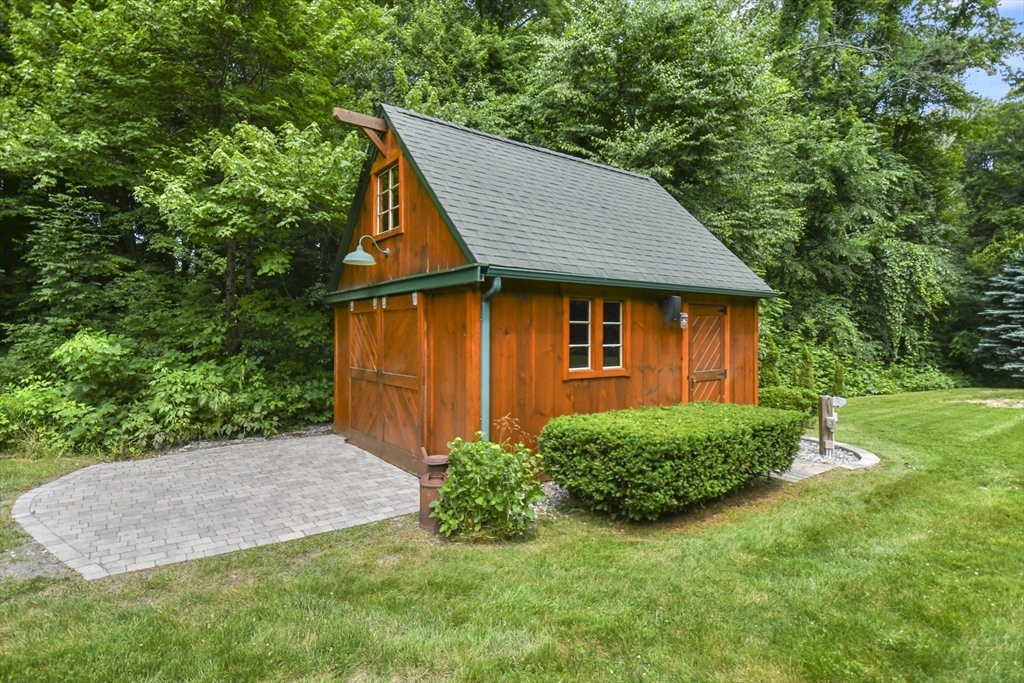389 Kelly Road Northbridge, MA 01534 - Photo 36 of 40 a view of backyard of house