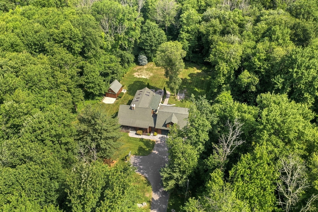 389 Kelly Road Northbridge, MA 01534 - Photo 39 of 40 an aerial view of a house with a yard