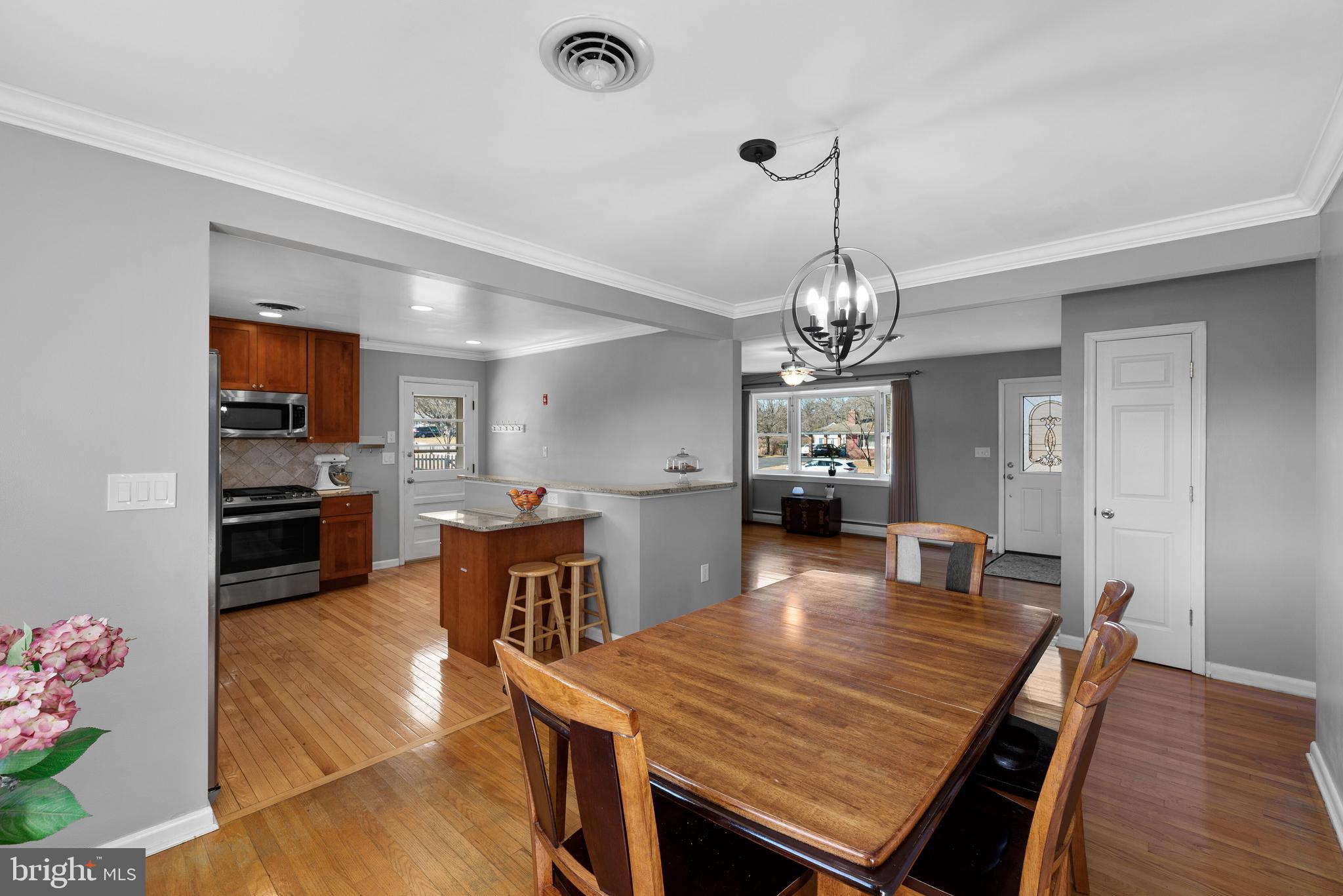 9889 Postwick Road Ellicott City, MD 21042 - Photo 8 of 32 Dining Room
