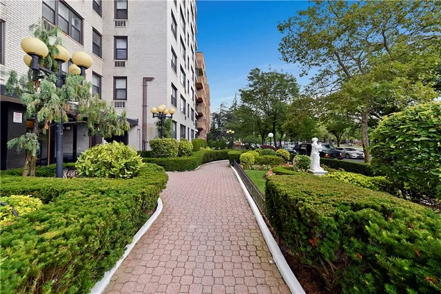 $440,000 | 1360 Ocean Parkway, Unit 12H | Ocean Parkway
