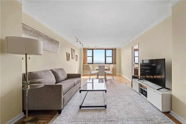 $440,000 | 1360 Ocean Parkway, Unit 12H | Ocean Parkway