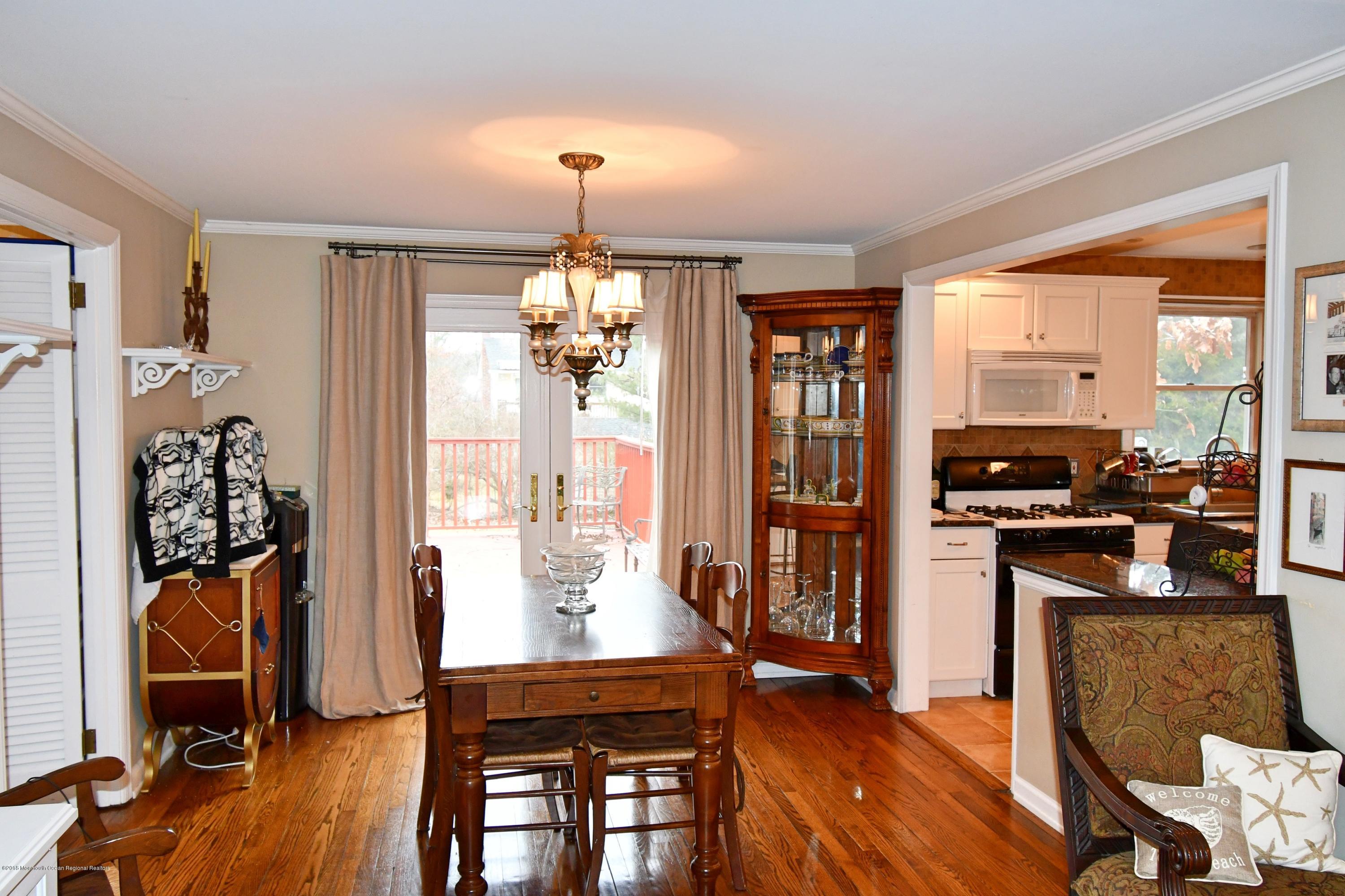 649 Oceanview Road Brielle, NJ 08730 - Photo 2 of 8 Dining Room