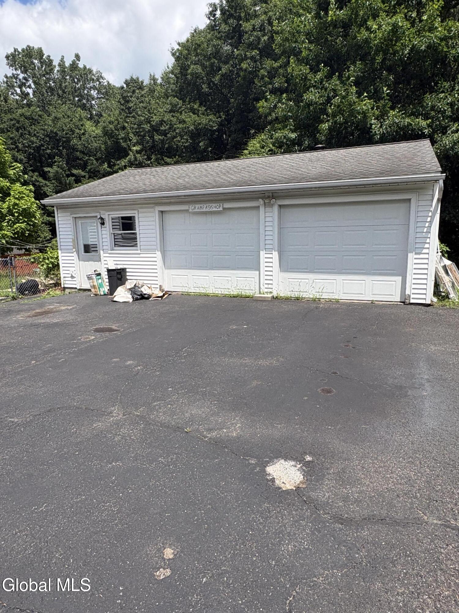 3131 Spawn Road Guilderland, NY 12303 - Photo 4 of 15 2 Car Garage