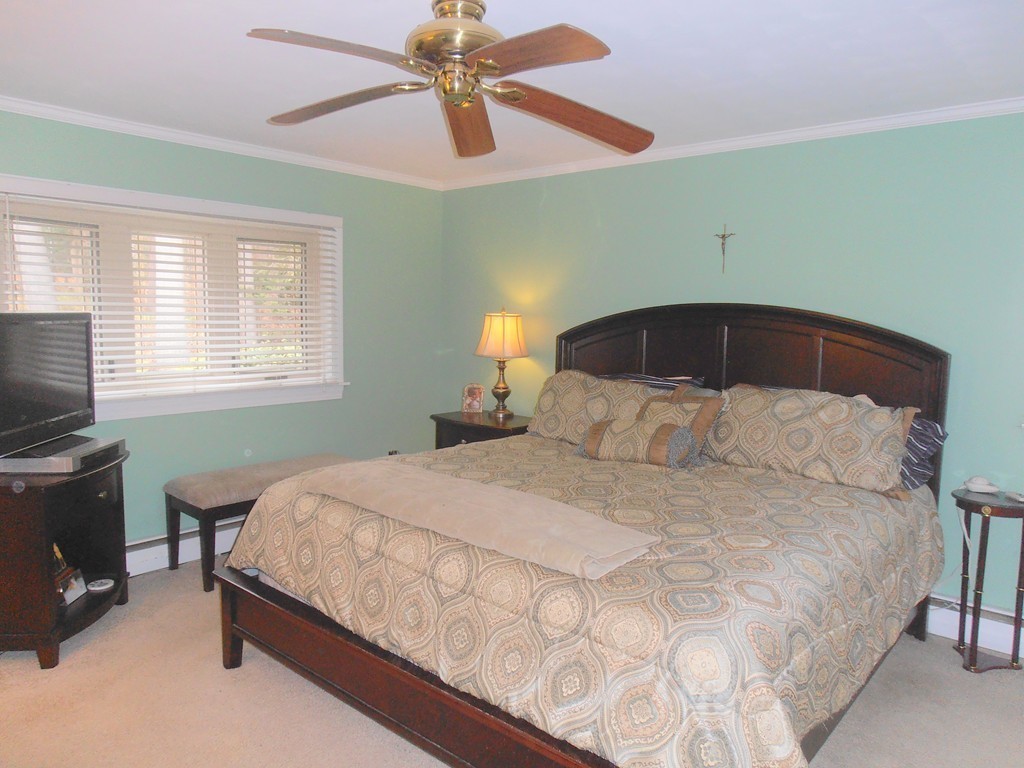515 Forest Hills Road Springfield, MA 01128 - Photo 16 of 30