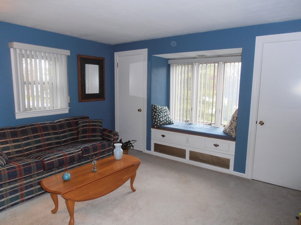 515 Forest Hills Road Springfield, MA 01128 - Photo 20 of 30