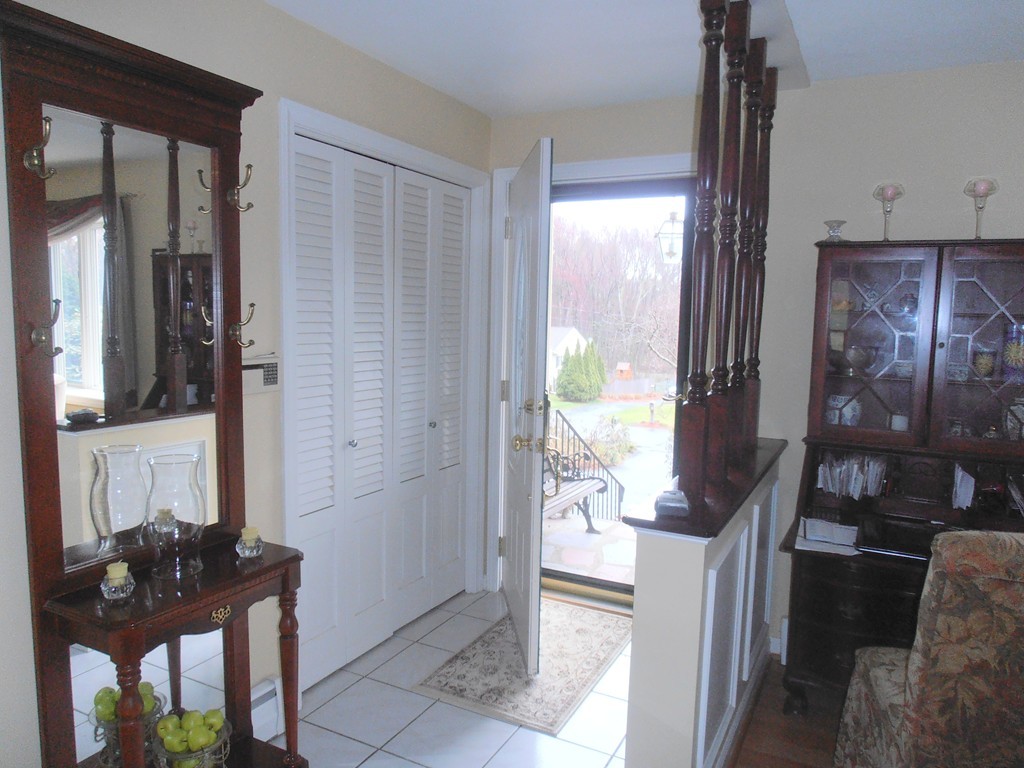 515 Forest Hills Road Springfield, MA 01128 - Photo 2 of 30