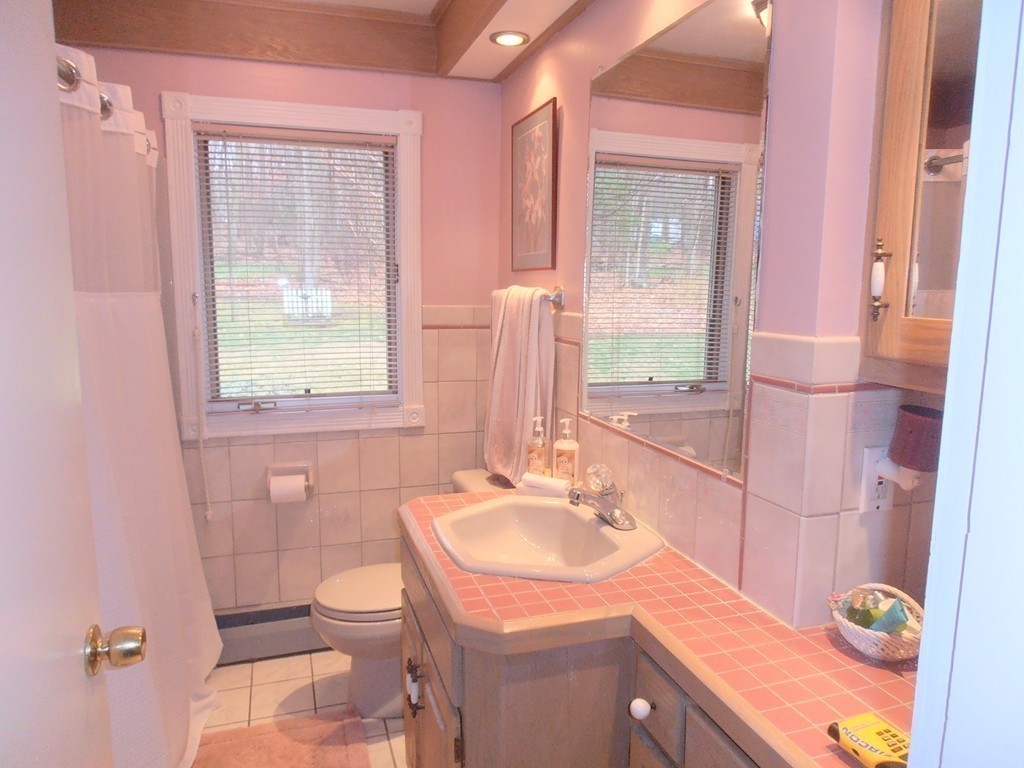 515 Forest Hills Road Springfield, MA 01128 - Photo 21 of 30