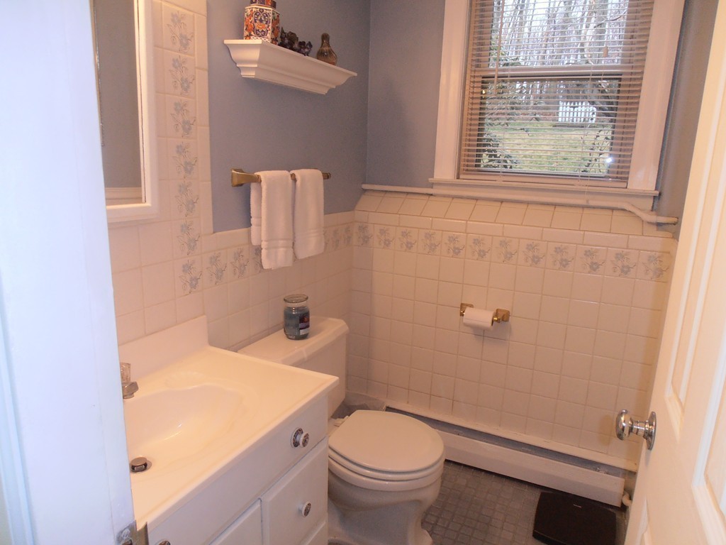 515 Forest Hills Road Springfield, MA 01128 - Photo 27 of 30