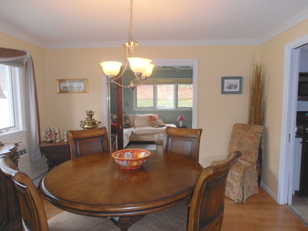 515 Forest Hills Road Springfield, MA 01128 - Photo 7 of 30