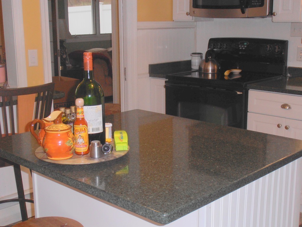 515 Forest Hills Road Springfield, MA 01128 - Photo 10 of 30