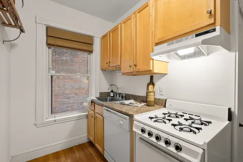 $379,900 | 140 Huron Avenue, Unit 7, Cambridge, MA 02138