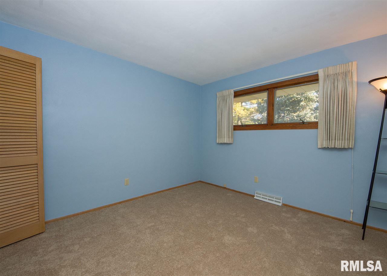 416 Westerfield Road Davenport, IA 52806 - Photo 11 of 24 Gallery Image 11