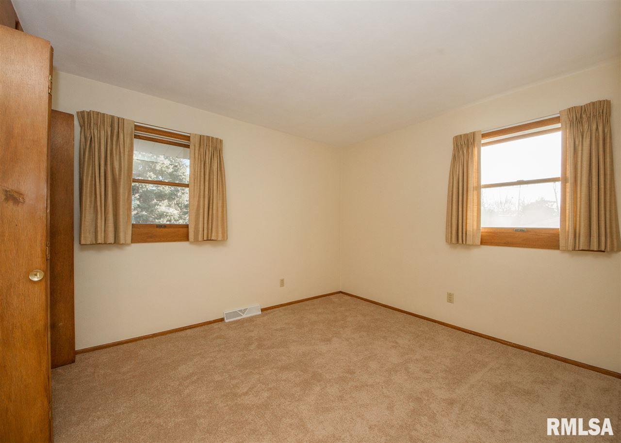 416 Westerfield Road Davenport, IA 52806 - Photo 13 of 24 Gallery Image 13