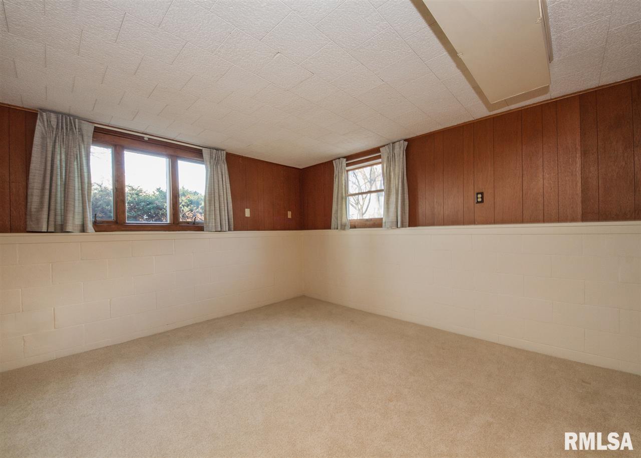 416 Westerfield Road Davenport, IA 52806 - Photo 20 of 24 Gallery Image 20