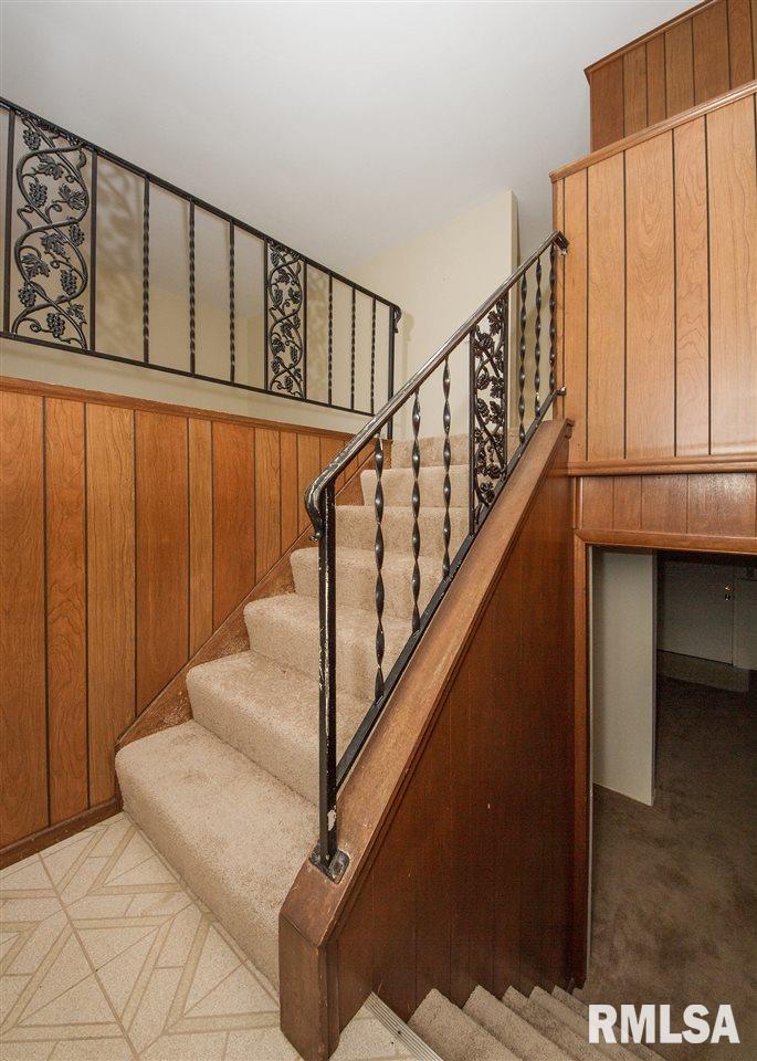 416 Westerfield Road Davenport, IA 52806 - Photo 2 of 24 Gallery Image 2