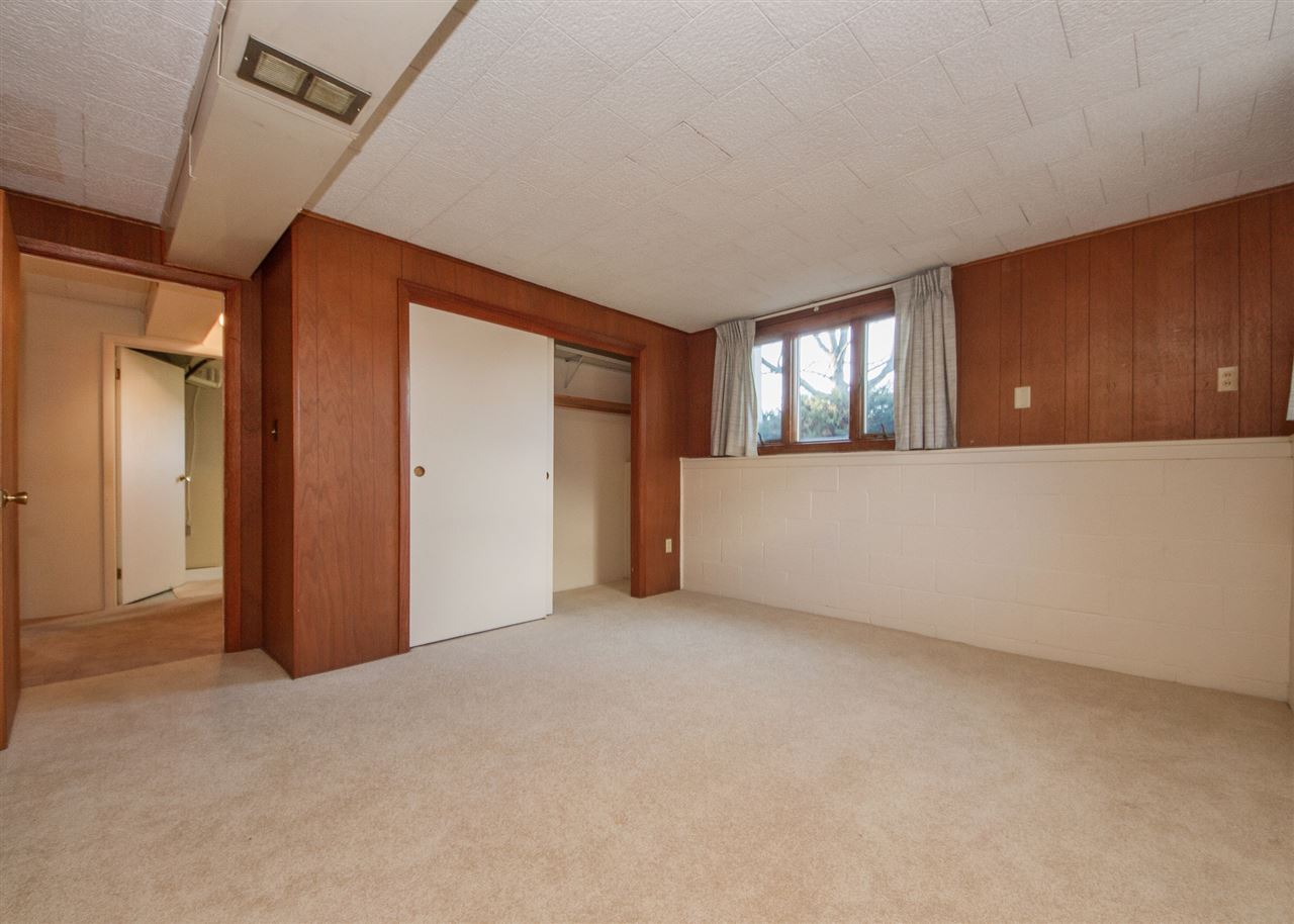 416 Westerfield Road Davenport, IA 52806 - Photo 21 of 24 Gallery Image 21