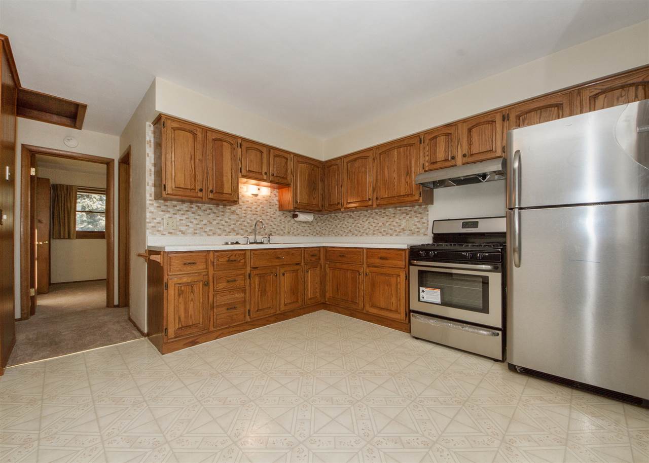 416 Westerfield Road Davenport, IA 52806 - Photo 6 of 24 Gallery Image 6