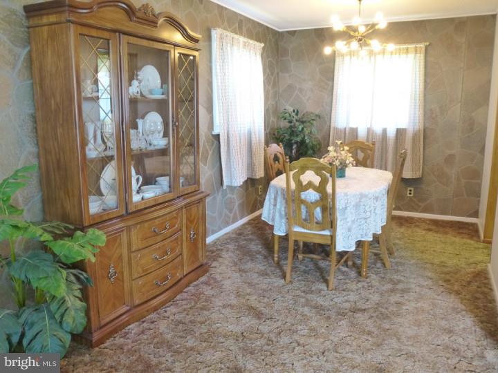 30 Sun Valley Road Hamilton Square, NJ 08690 - Photo 5 of 25 Dining Room