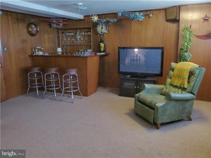 30 Sun Valley Road Hamilton Square, NJ 08690 - Photo 8 of 25 Family Room