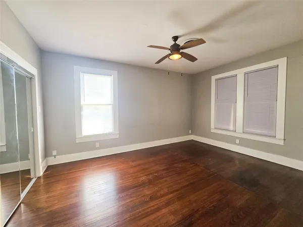 $1,500 | 4302 Avenue Q 1/2, Galveston, TX 77550