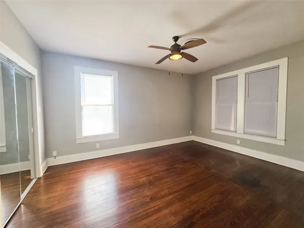 $1,500 | 4302 Avenue Q 1/2, Galveston, TX 77550