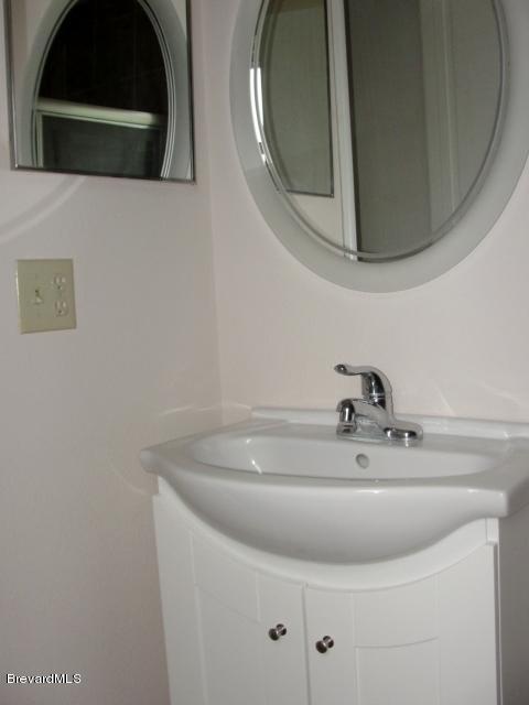 914 Cherokee Road Southeast Palm Bay, FL 32909 - Photo 25 of 36 mb bath