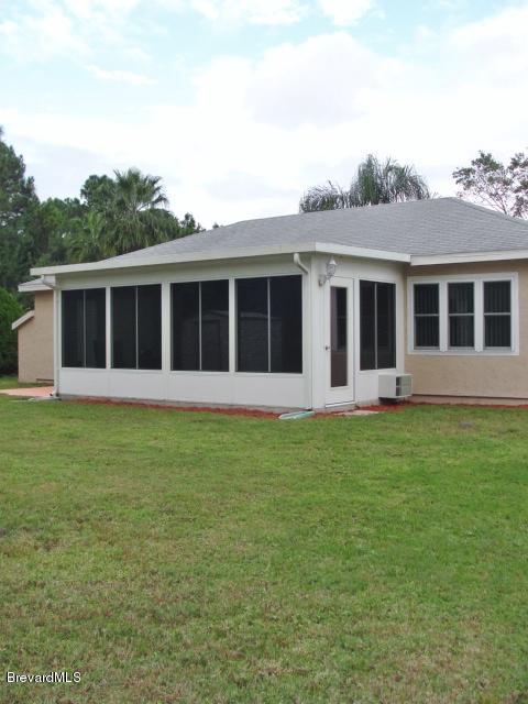 914 Cherokee Road Southeast Palm Bay, FL 32909 - Photo 33 of 36 Back of house