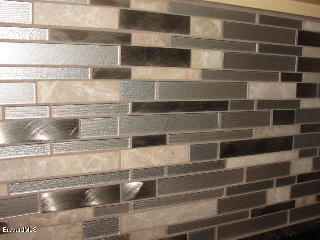 914 Cherokee Road Southeast Palm Bay, FL 32909 - Photo 9 of 36 Back Splash