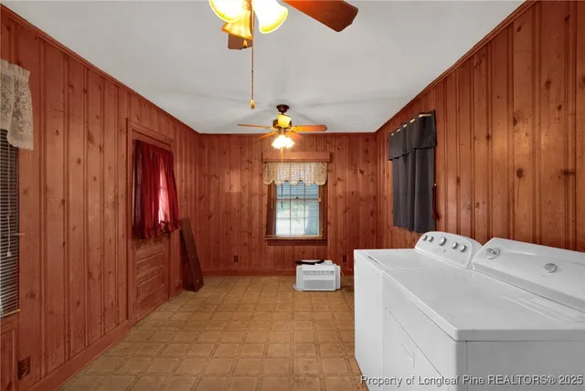 a view of a storage & utility room