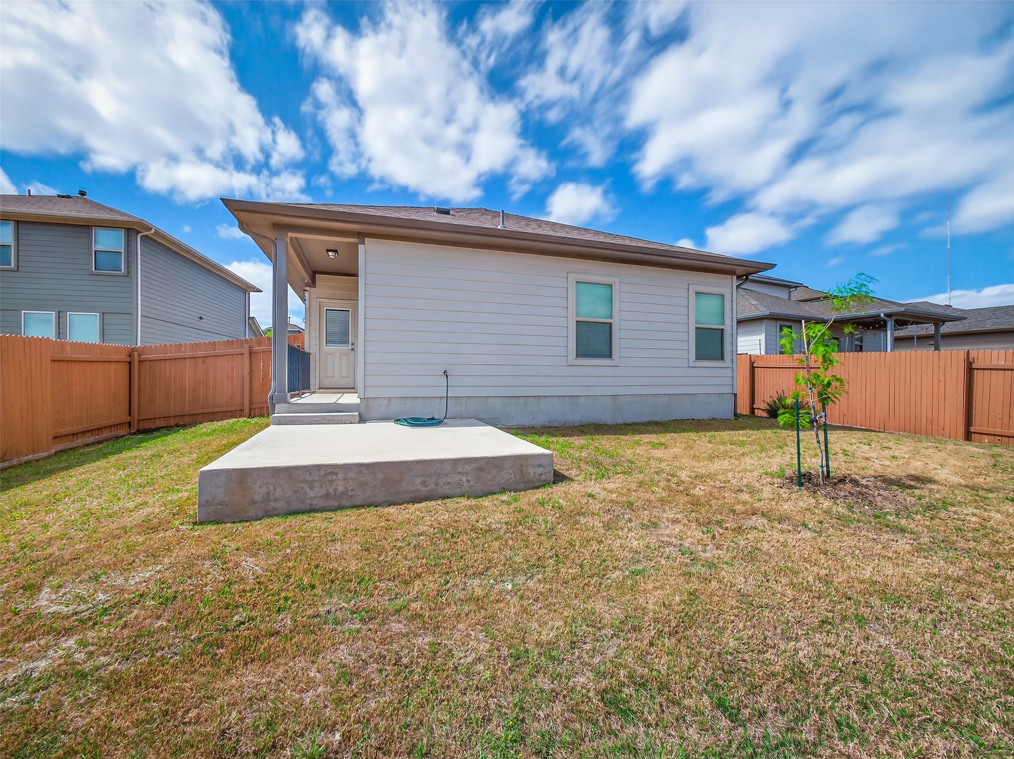 521 Rearing Mare Pass Georgetown, TX 78626 - Photo 28 of 39 a backyard of a house