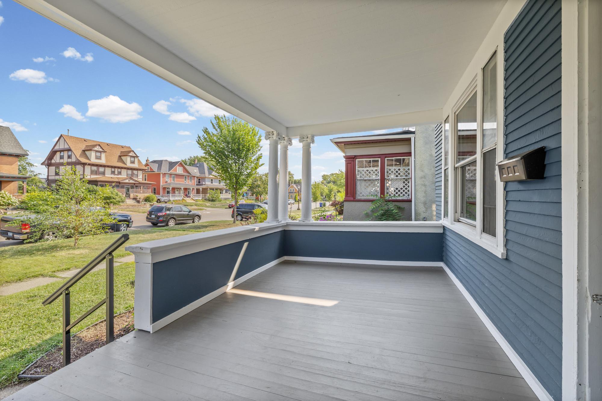 892 R Marshall Avenue St. Paul, MN 55104 - Photo 4 of 53 Gallery Image 4