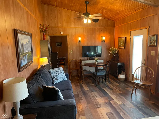 $129,900 | 143 Water Street, Montezuma, IN 47862