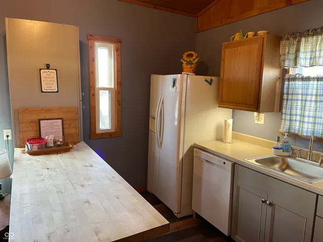 $129,900 | 143 Water Street, Montezuma, IN 47862