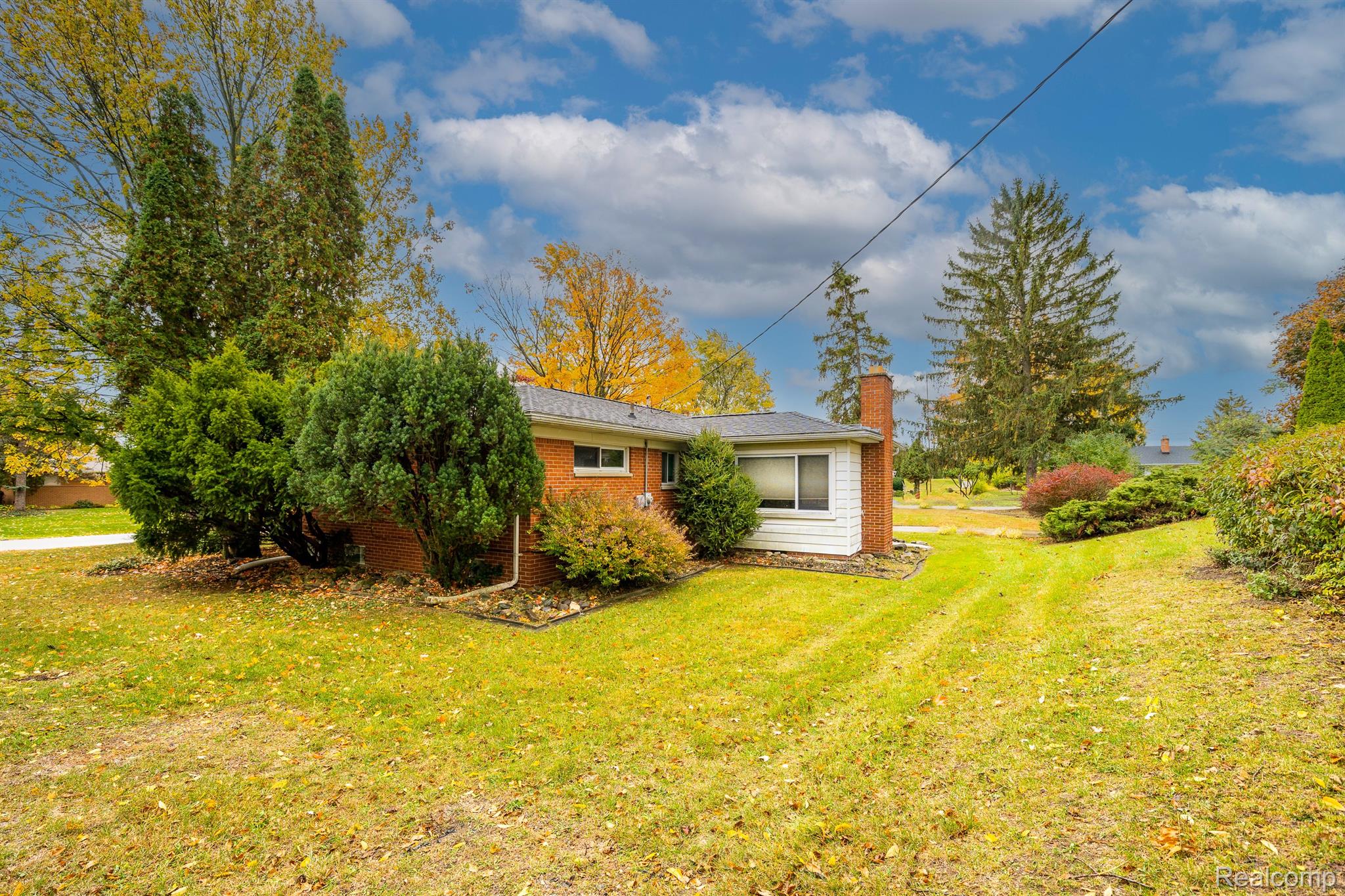 27925 Bayberry Road Farmington, MI 48331 - Photo 21 of 22 Large yard
