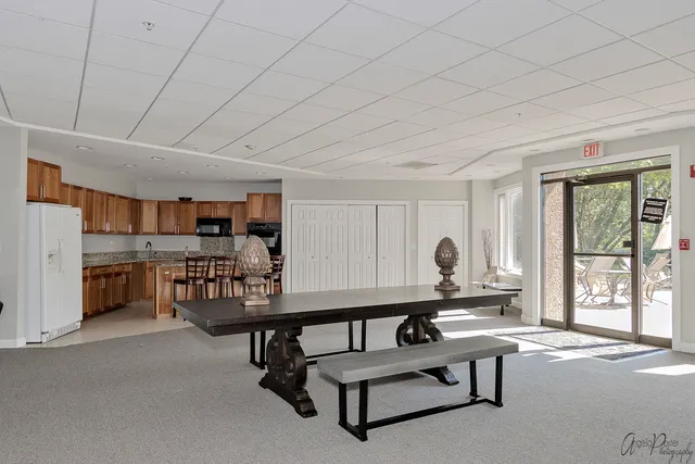 $169,900 | 1 Renaissance Place, Unit 1100, Palatine, IL 60067