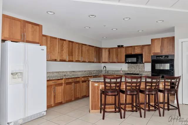 $169,900 | 1 Renaissance Place, Unit 1100, Palatine, IL 60067