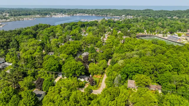 $575,000 | 212 North Maple Street, Saugatuck, MI 49453