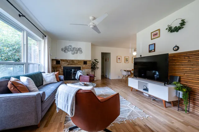 $575,000 | 212 North Maple Street, Saugatuck, MI 49453