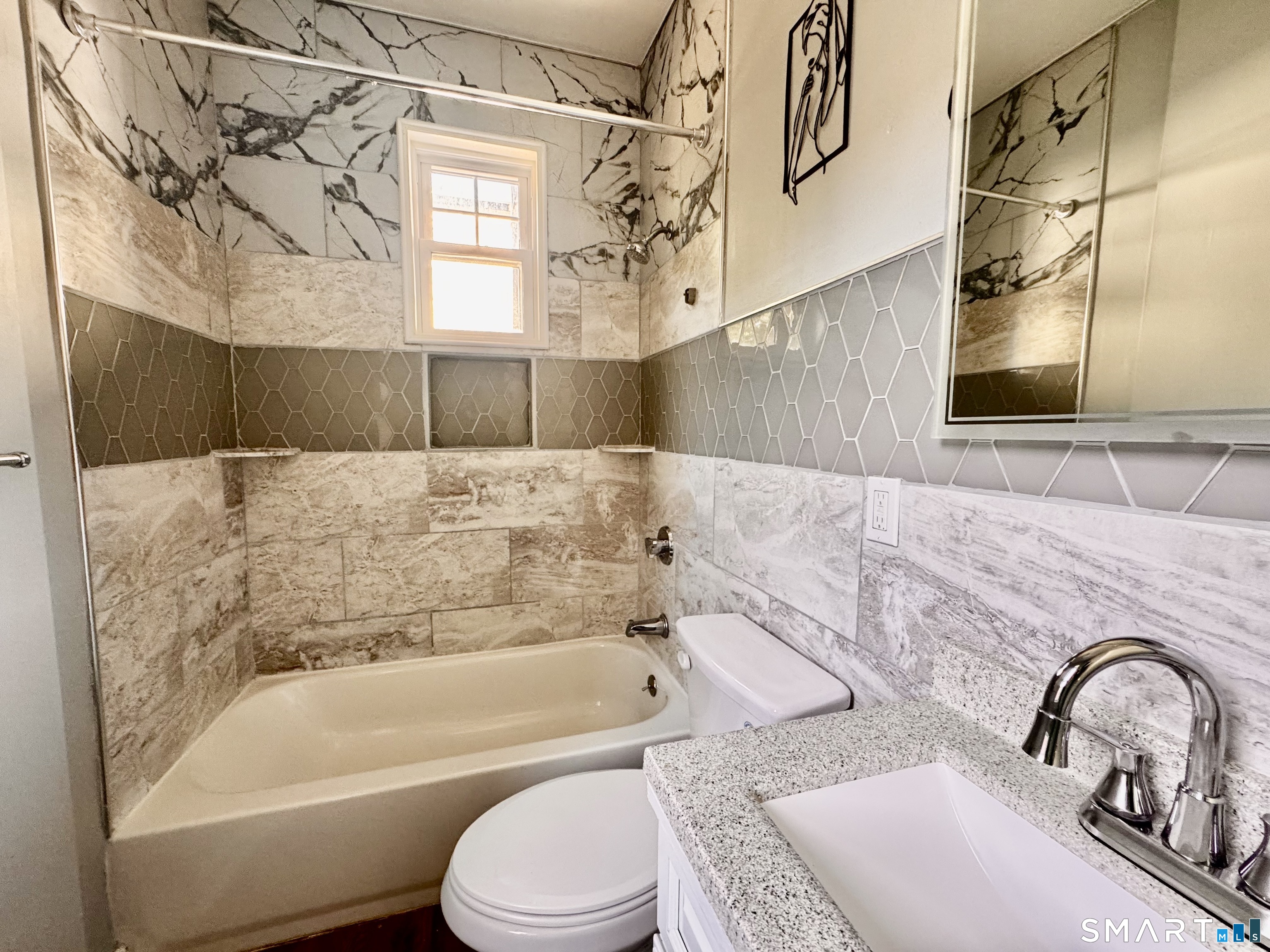 196 Russ Street Hartford, CT 06106 - Photo 7 of 22