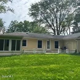 $3,200 | 2 Hillview Road, Colonie, NY 12211