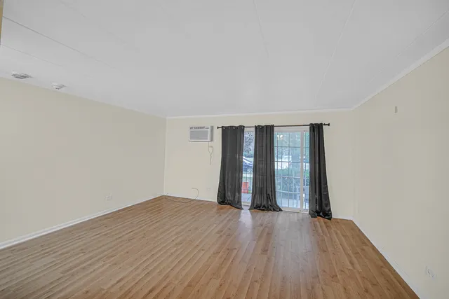 $140,000 | 10510 Parkside Avenue, Unit 1, Chicago Ridge, IL 60415