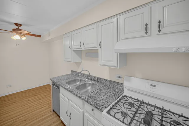 $140,000 | 10510 Parkside Avenue, Unit 1, Chicago Ridge, IL 60415