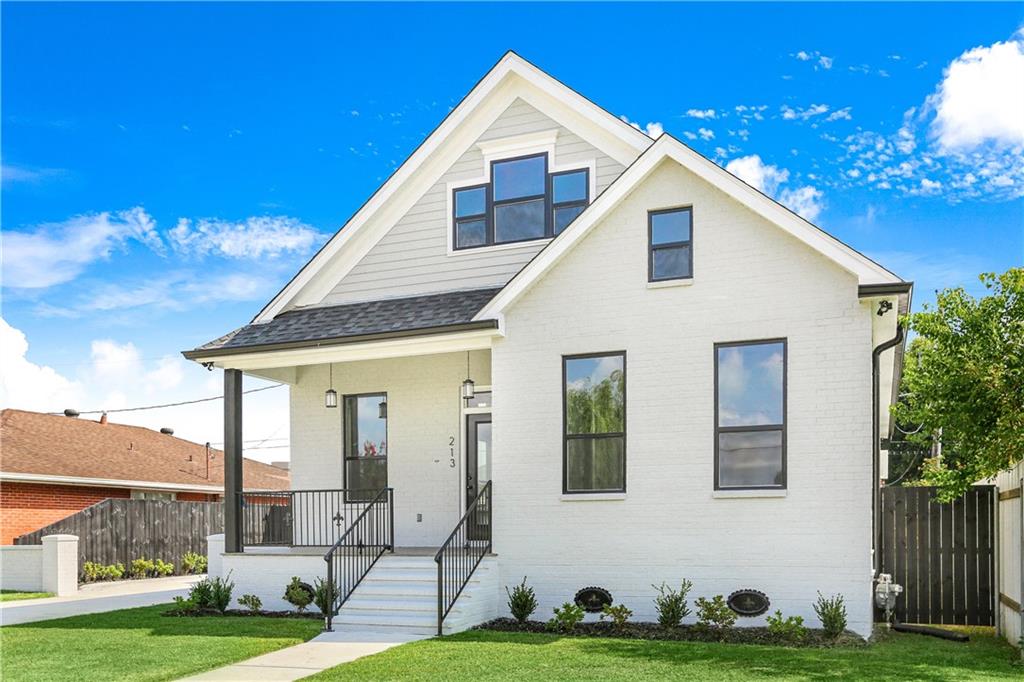 213 Bear Drive Arabi, LA 70032 - Photo 3 of 28