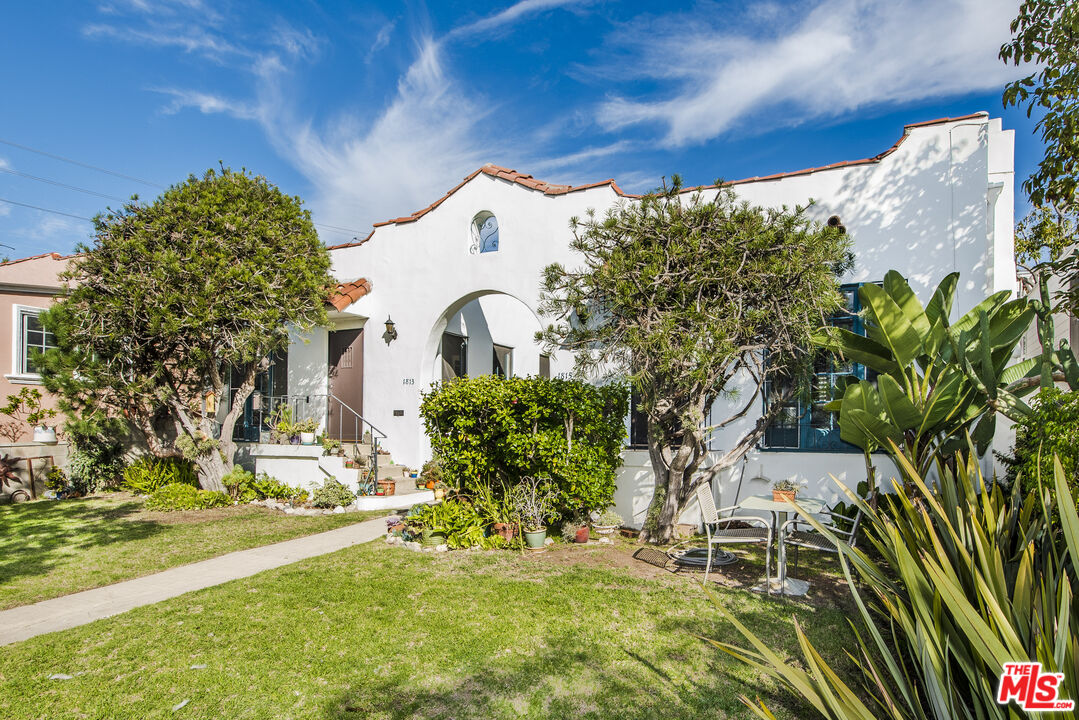 1813 11th Street, Santa Monica, CA 90404 Compass