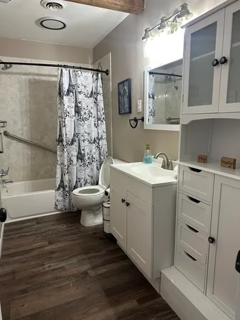 $224,900 | 6049 East Flyers Drive, Woodlawn, IL 62898