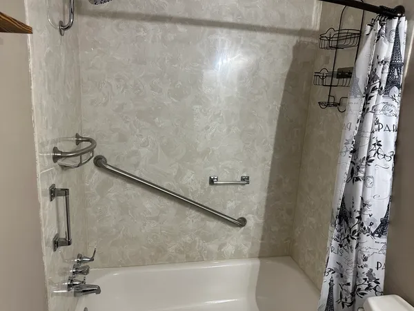$224,900 | 6049 East Flyers Drive, Woodlawn, IL 62898