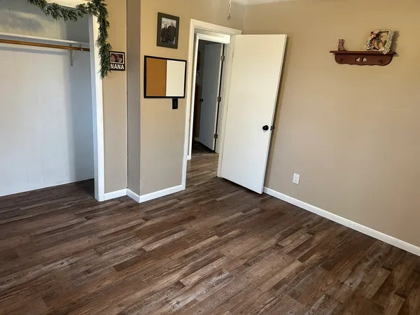 $224,900 | 6049 East Flyers Drive, Woodlawn, IL 62898