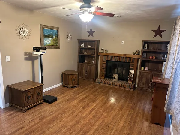 $224,900 | 6049 East Flyers Drive, Woodlawn, IL 62898